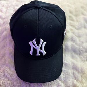 Youth Black New York Yankees Baseball Logo Team MLB Cap